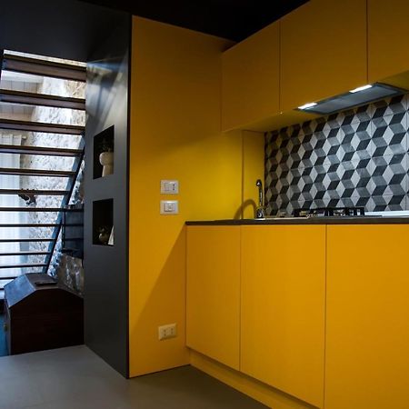 Il Piccolo Loft Holiday Home パラッツォーロ・アクレイデ エクステリア 写真