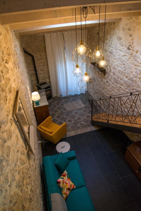 Il Piccolo Loft Holiday Home パラッツォーロ・アクレイデ エクステリア 写真