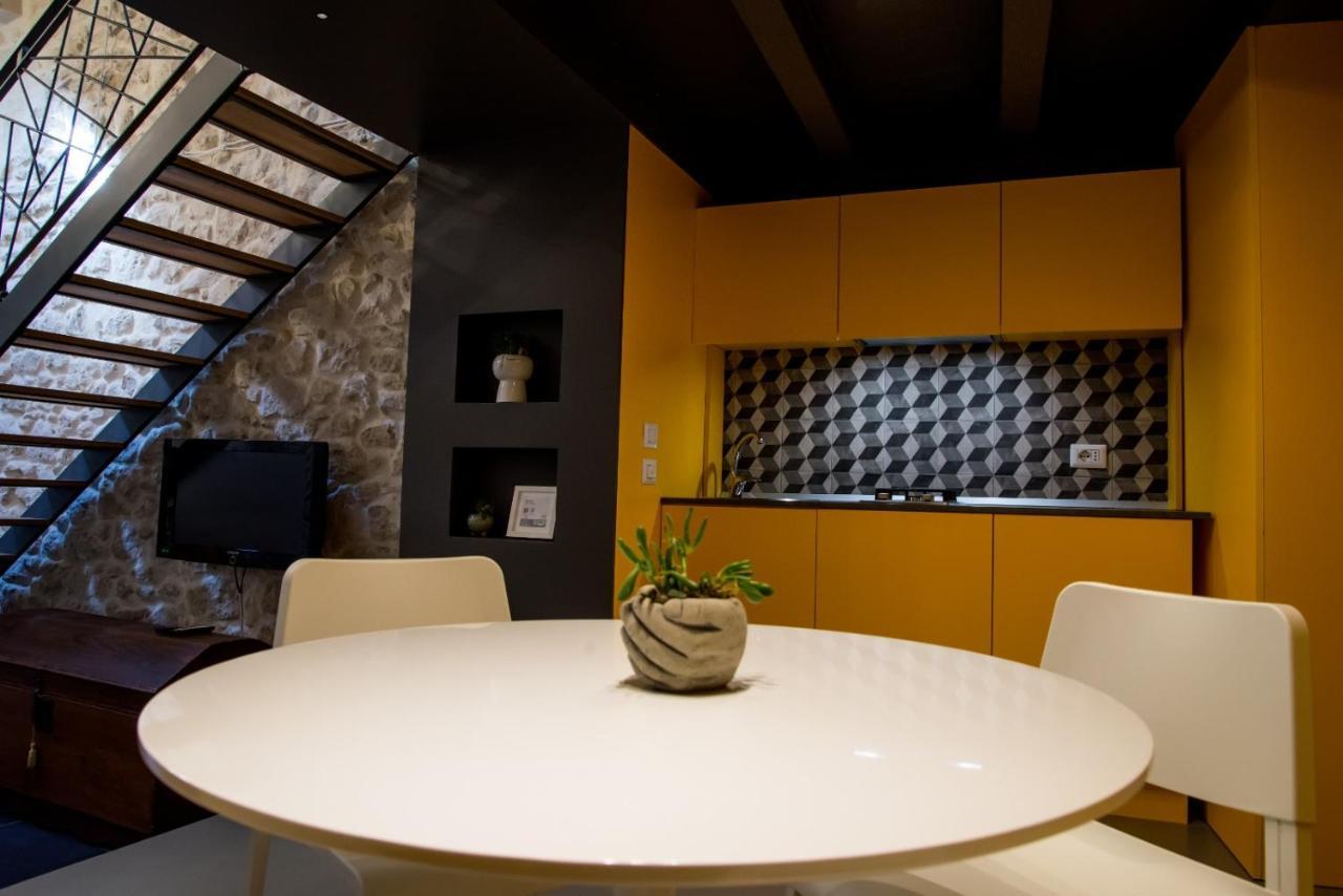 Il Piccolo Loft Holiday Home パラッツォーロ・アクレイデ エクステリア 写真